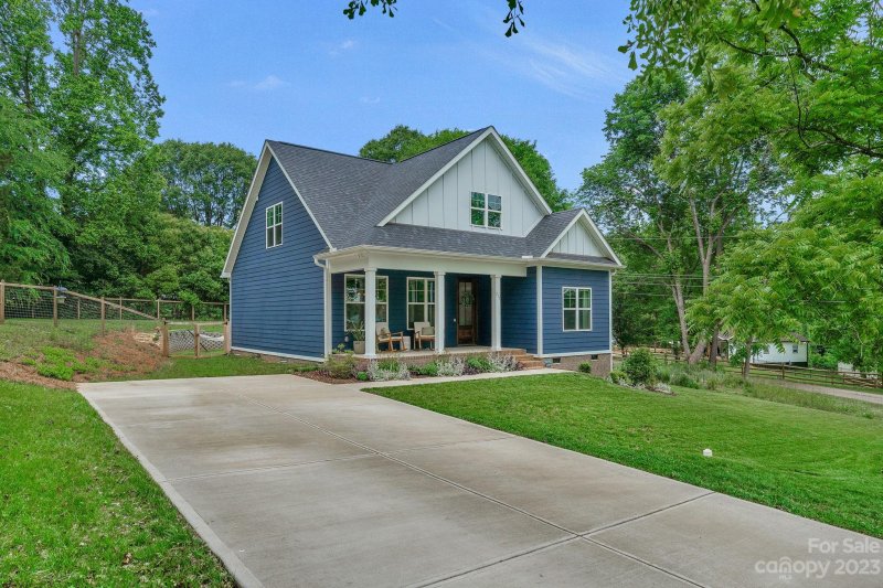 Property image 3 at 215 9th Street, Belmont, NC 28012