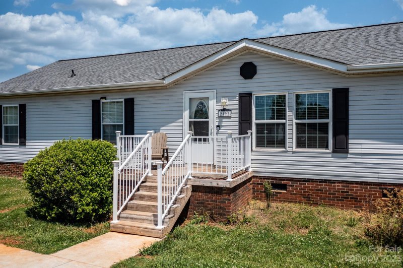 2192 Quarter Crest Drive