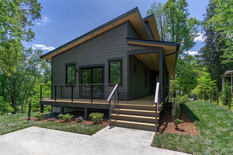 Property image 3 at 4 Stockbridge Place, Asheville, NC 28805