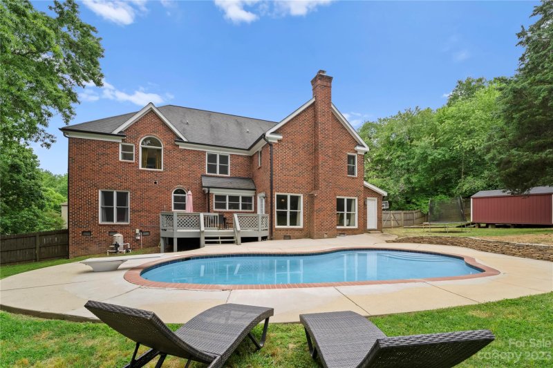 Property image 2 at 131 Silverleaf Lane, Mooresville, NC 28115