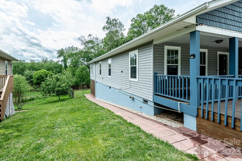 Property image 4 at 110 Warren Haynes Drive, Asheville, NC 28806