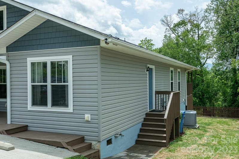 Property image 5 at 110 Warren Haynes Drive, Asheville, NC 28806