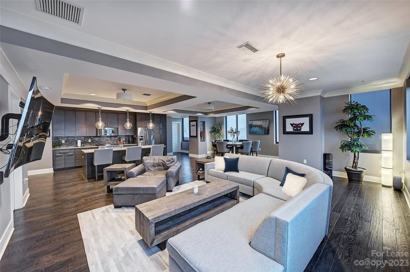 222 S Caldwell Street