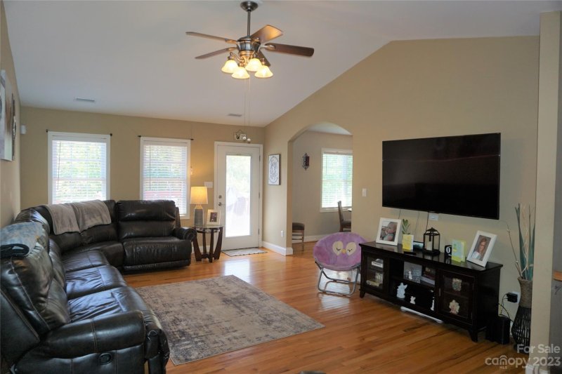 Property image 5 at 2492 Harvest Drive, Hickory, NC 28601