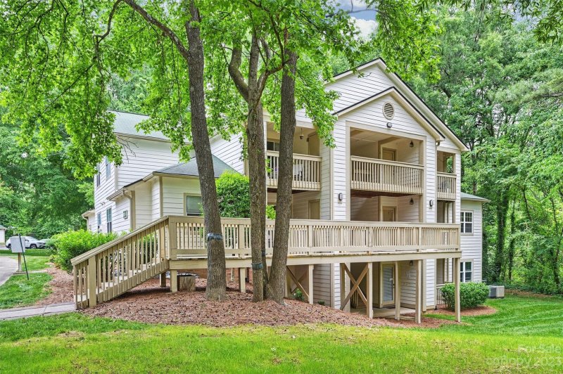 Property image 2 at 1011 Churchill Downs Court, Charlotte, NC 28212