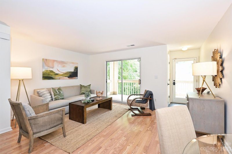 Property image 3 at 1011 Churchill Downs Court, Charlotte, NC 28212