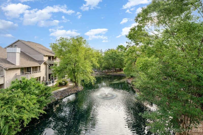 Property image 2 at 2505 Stockbridge Drive, Charlotte, NC 28210