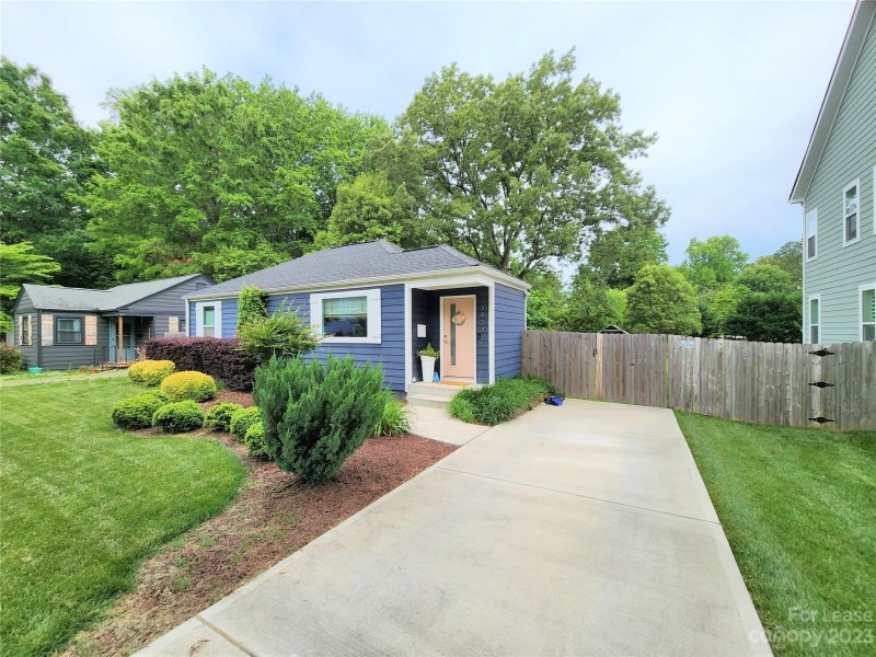 Property image 2 at 3433 Draper Avenue, Charlotte, NC 28205