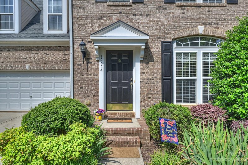 Property image 2 at 10332 Berkeley Pond Drive, Charlotte, NC 28277