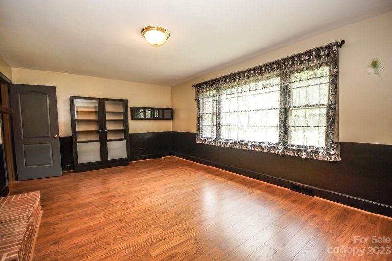 Property image 3 at 1519 Thompson Avenue, Charlotte, NC 28216