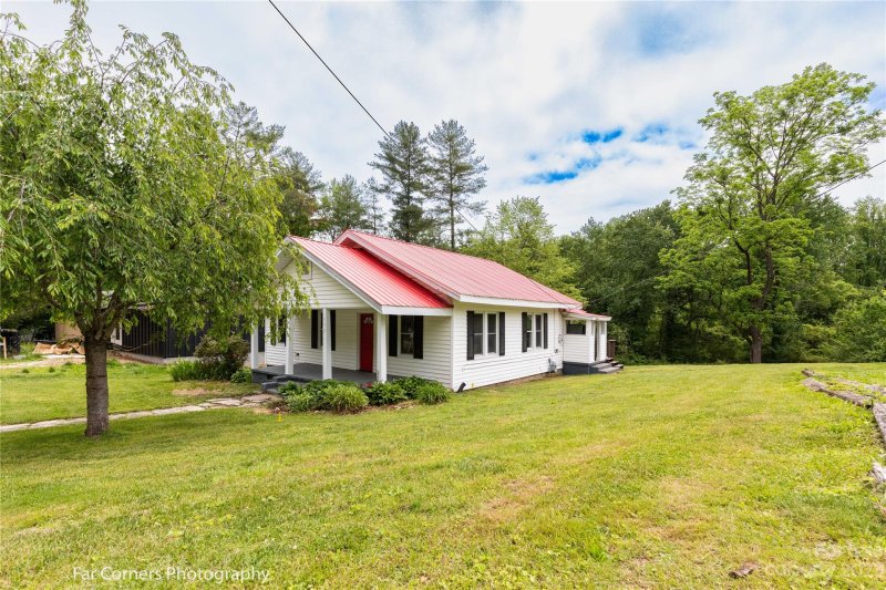 Property image 4 at 115 Mcminn Avenue, Brevard, NC 28712