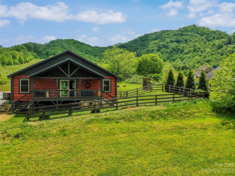 Property image 2 at 149 Bronco Way, Waynesville, NC 28785