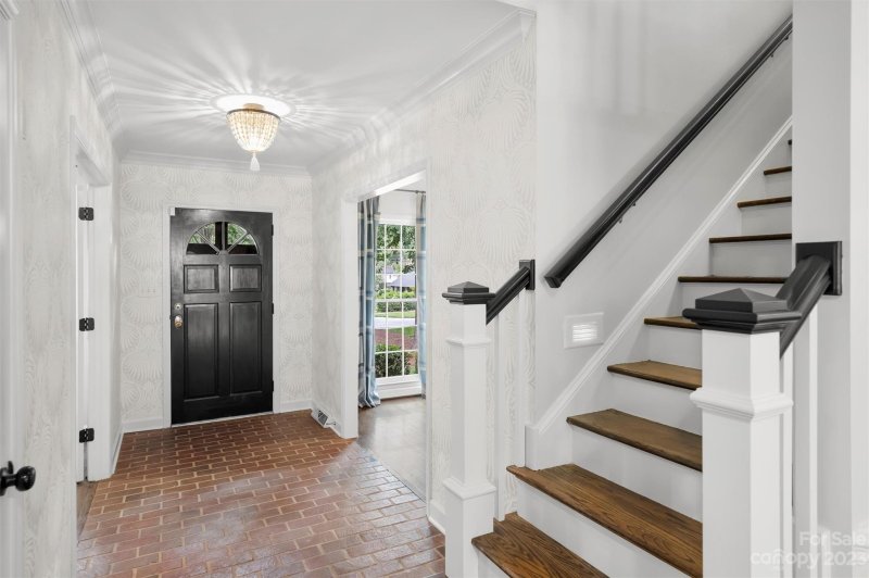 Property image 3 at 1101 Kingscross Drive, Charlotte, NC 28211