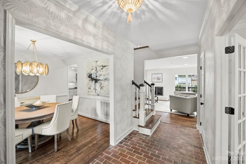 Property image 4 at 1101 Kingscross Drive, Charlotte, NC 28211