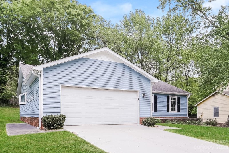 Property image 2 at 8912 Rittenhouse Circle, Charlotte, NC 28270