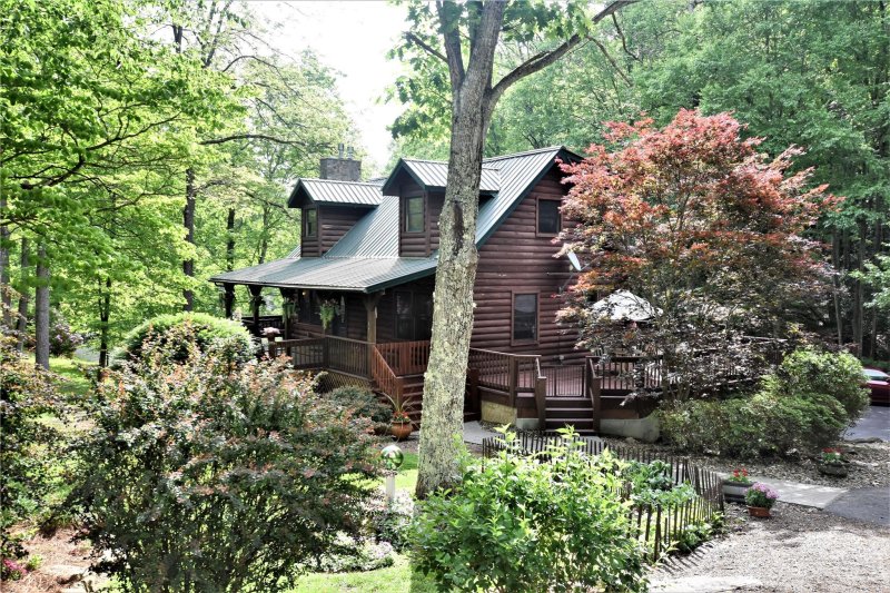 Property image 2 at 17 Cripple Creek Drive, Waynesville, NC 28785