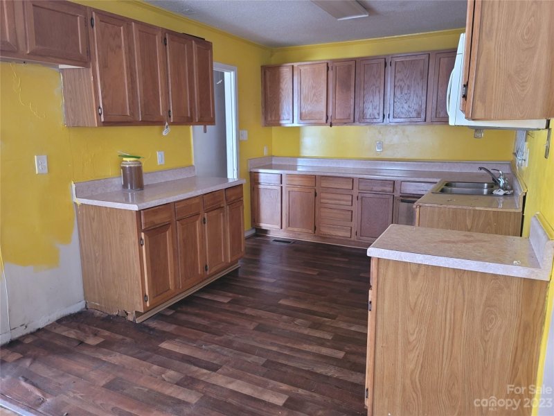 Property image 4 at 2822 Royston Road, Charlotte, NC 28208