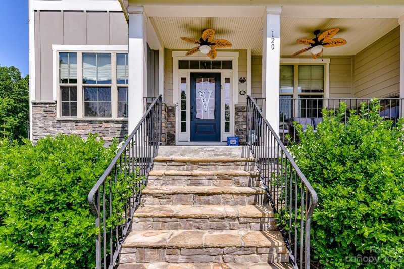 Property image 3 at 120 Sweet Grass Lane, Mooresville, NC 28115