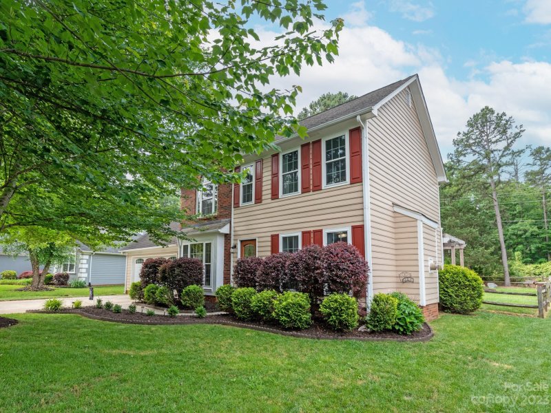 Property image 3 at 1012 Chaucery Lane, Matthews, NC 28104