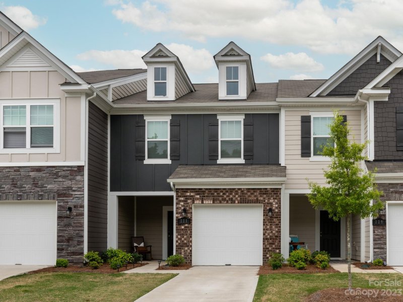 Property image 3 at 225 Quinn Road, Matthews, NC 28104