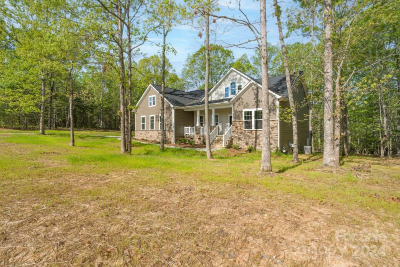 Property image 2 at 5013 Kings Pinnacle Drive, Kings Mountain, NC 28086