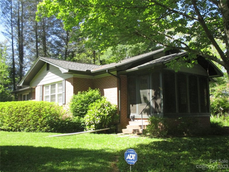 Property image 2 at 114 Balsam Road, Hendersonville, NC 28792