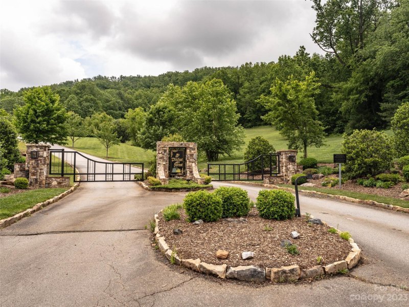 Property image 3 at 69 Pinchot Forest Drive, Asheville, NC 28803