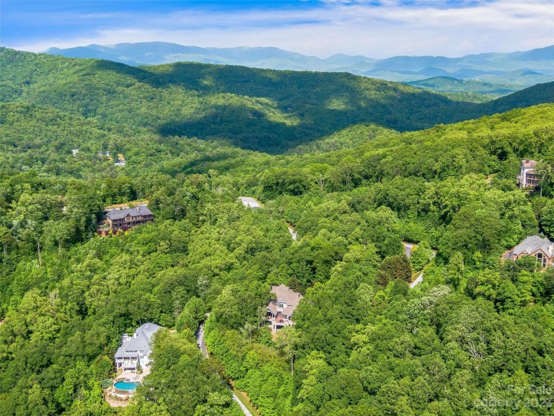 Property image 4 at 21 Greenmont Drive, Asheville, NC 28803