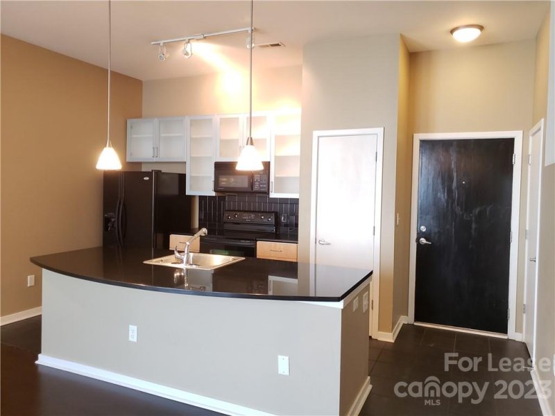 Property image 4 at 2125 Southend Drive, Charlotte, NC 28203