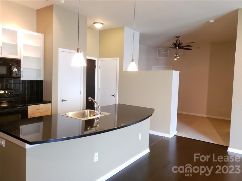 Property image 5 at 2125 Southend Drive, Charlotte, NC 28203