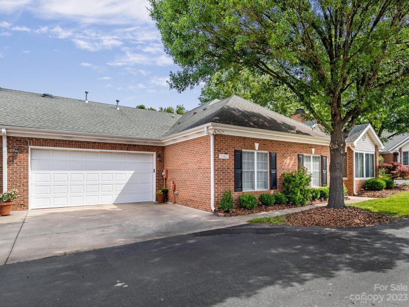 Property image 3 at 11410 Olde Turnbury Court, Charlotte, NC 28277