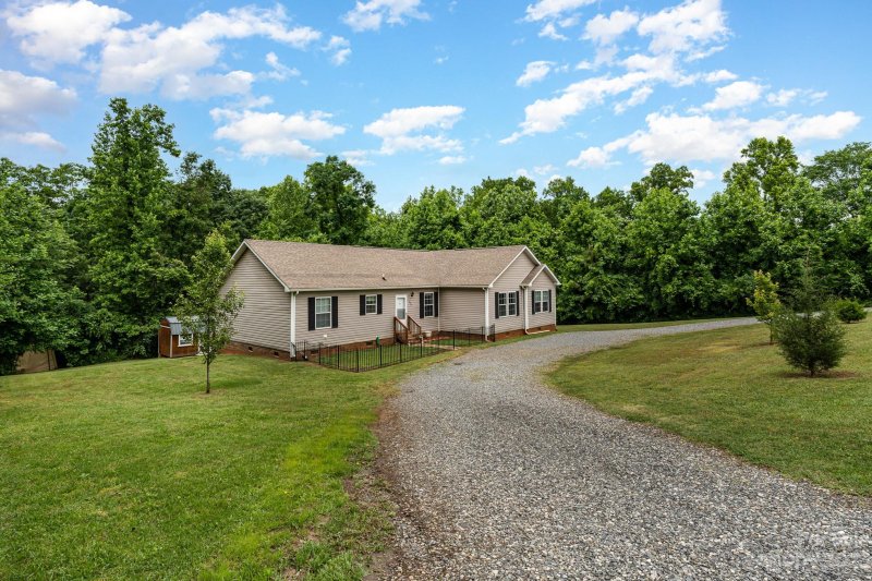 Property image 2 at 753 Costner School Road, Bessemer City, NC 28016