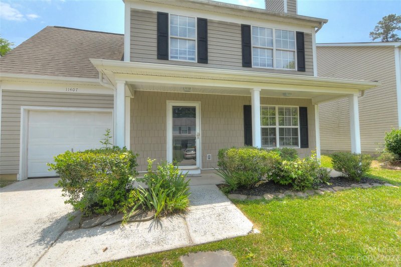 11407 Northwoods Forest Drive