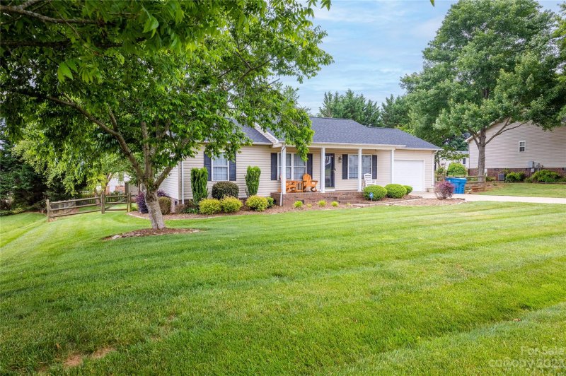 Property image 2 at 1355 Millrace Drive, Conover, NC 28613