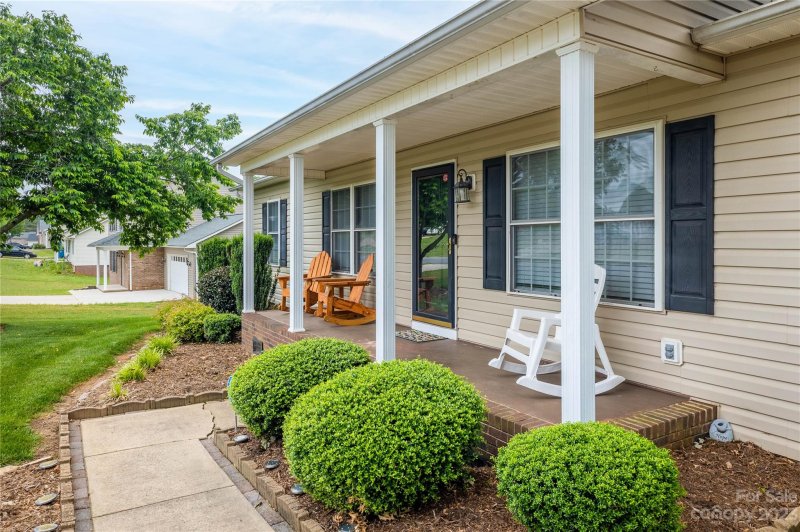 Property image 3 at 1355 Millrace Drive, Conover, NC 28613