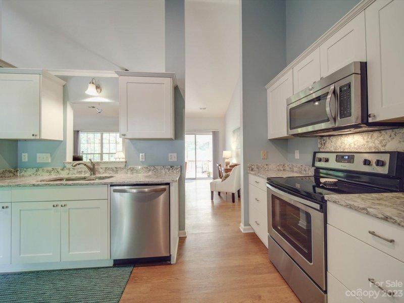 Property image 3 at 8929 Elkins Park Drive, Matthews, NC 28105