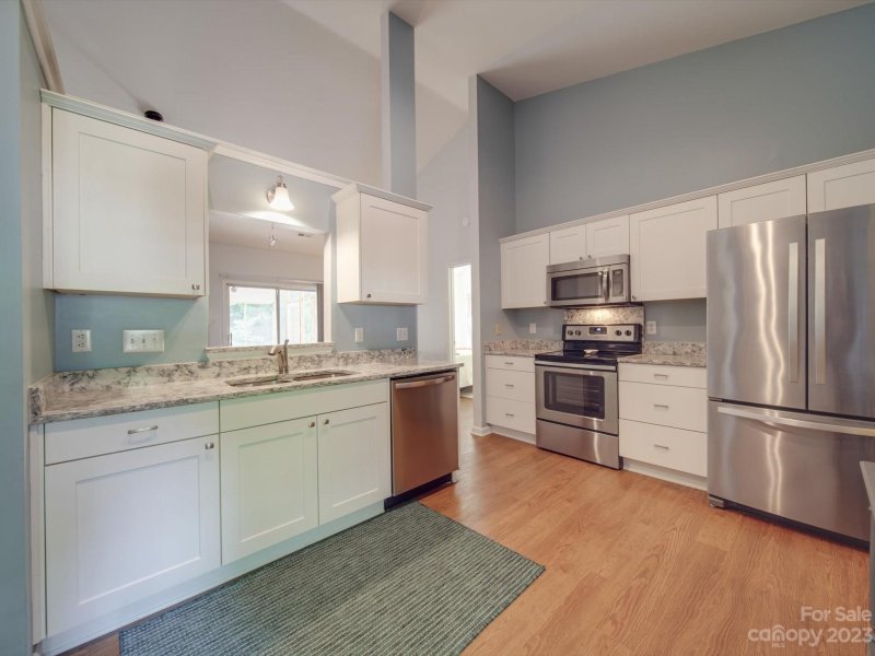 Property image 4 at 8929 Elkins Park Drive, Matthews, NC 28105