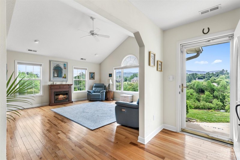 323 Hemlock Springs Trail