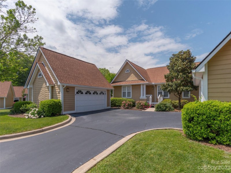 101 Rough Point Court