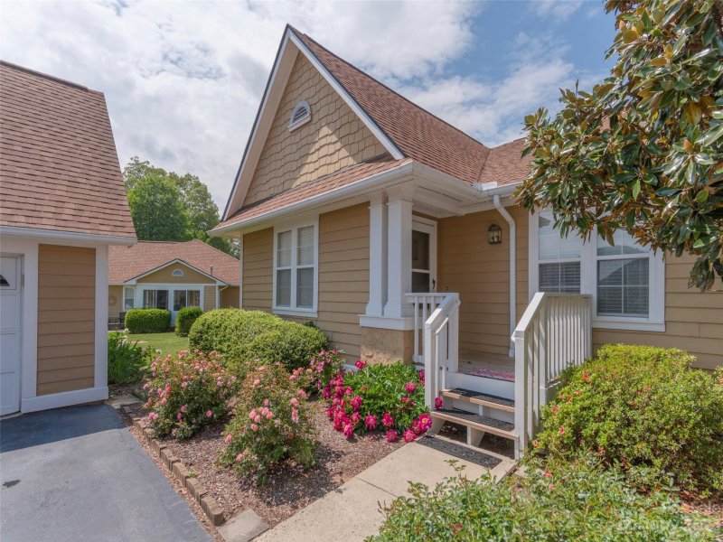 Property image 3 at 101 Rough Point Court, Asheville, NC 28806