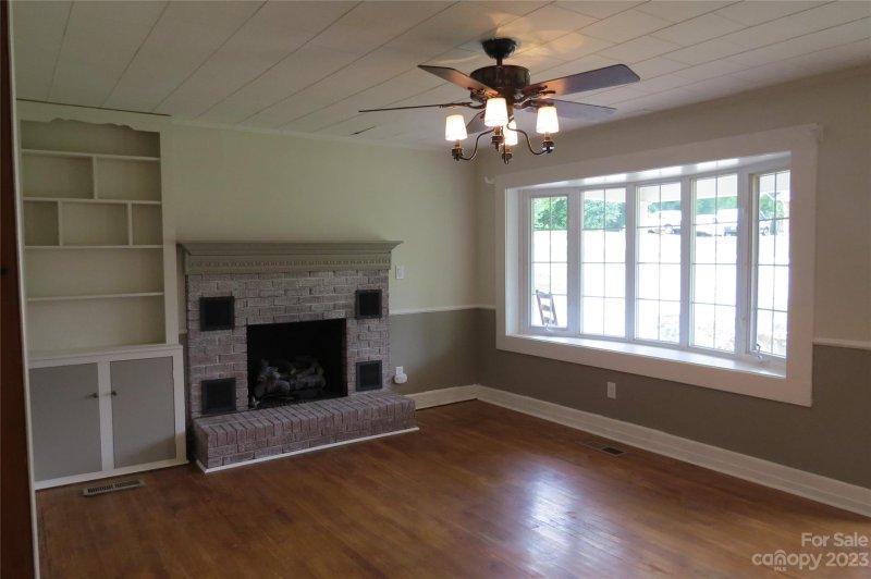 Property image 4 at 309 S 8th Avenue, Maiden, NC 28650