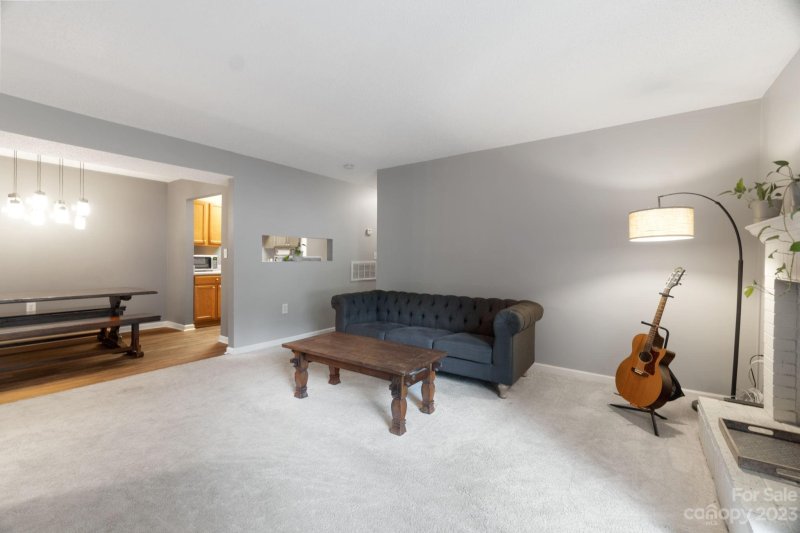 Property image 3 at 5026 Sardis Road, Charlotte, NC 28270