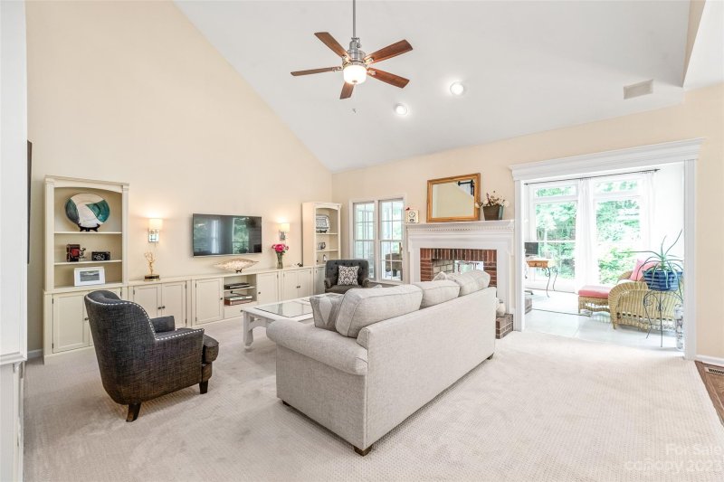 Property image 3 at 4720 Avonwood Lane, Charlotte, NC 28270