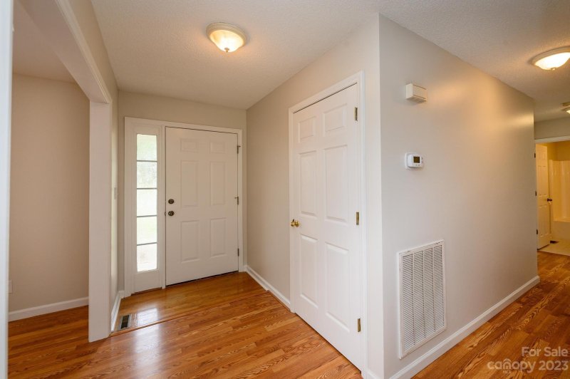 Property image 4 at 1999 Redberry Lane, Conover, NC 28613