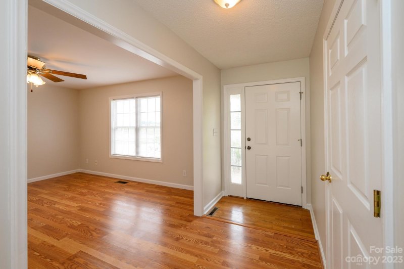 Property image 5 at 1999 Redberry Lane, Conover, NC 28613