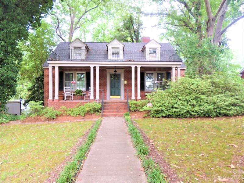 119 E Leroy Street