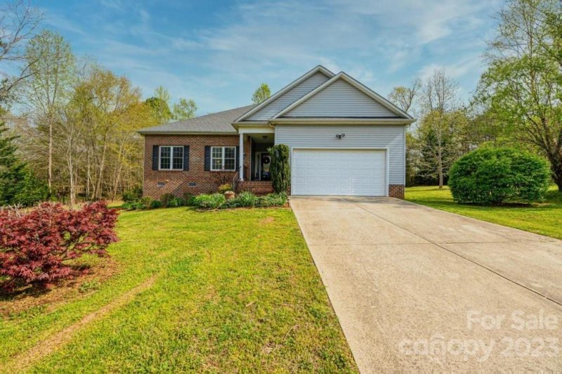 Property image 3 at 2615 36th Avenue Court, Hickory, NC 28601