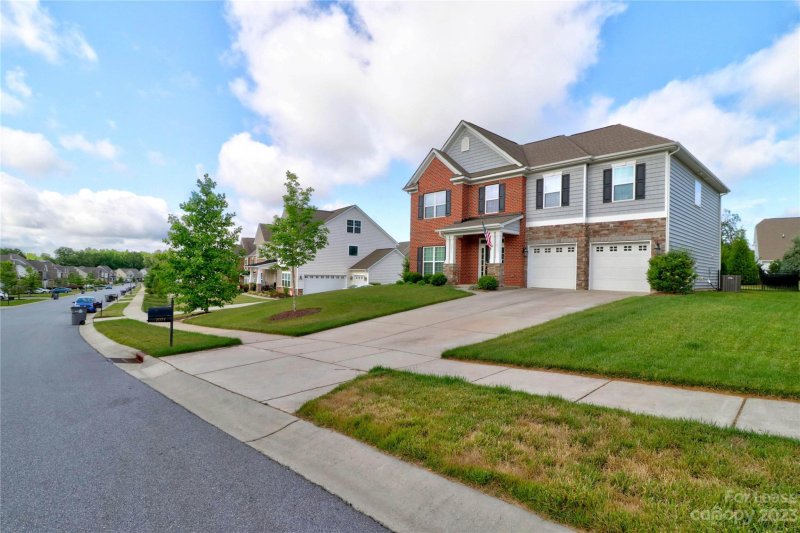 Property image 2 at 2071 Topaz Plaza, Davidson, NC 28036