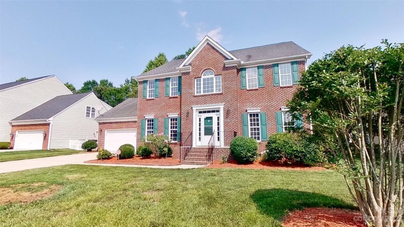 Property image 2 at 2526 Hampton Glen Court, Matthews, NC 28105