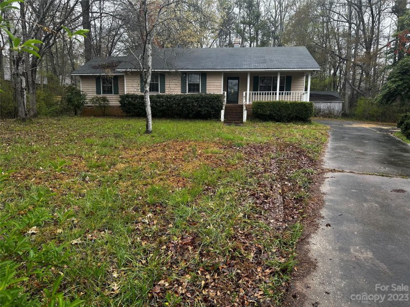 1728 Dogwood Lane